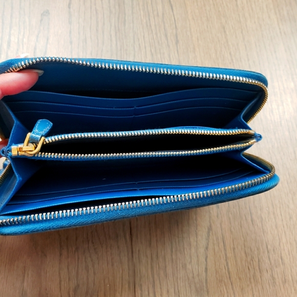 Prada Blue Saffiano Zip Wallet - Picture 5 of 14